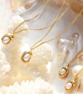 Ny designer h￤nge halsband titanium st￥l 18k guld pl￤terad mode kubansk kedja naturligt s￶tvatten p￤rla inlagd kvinnors br￶llop h￤ngen halsband parti g￥va
