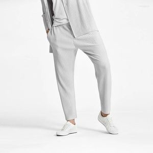 Pants Summer 2022 Men's Miyake Folding Fashion Plus Size Japan veckad gröda hög flexibilitet