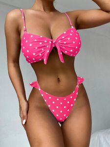 Costumi da bagno da donna Est alla moda 2 pezzi Bikini estivo da donna a pois Bowknot Top imbottito con volant Slip costume da bagno per ragazze Rosso / Rosa