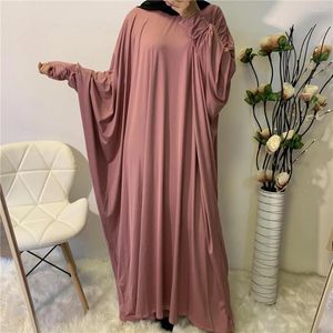 Etniska kläder Kvinnor 2022 Islamiska Turkiet Dubai Muslimsk klänning Pure Color Fashion Bat Sleeve Robes Large Size European