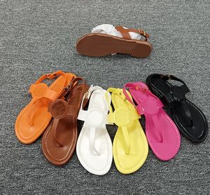 Neue Sandalen Frauen Plaid Leder Mode Freizeit Strand Flip-Flops Flachen Boden Metall Kette Rutschen Damen Sandalen