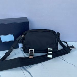 Designerski nylonowa torba torba Trójkąt Crossbody Worki mody Messenger na ramię listor