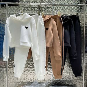 브랜드 여성 Tracksuits 스포츠웨어 후드 세트 모직 점퍼 스웨트 바지 디자이너 여성 슬림 스포츠웨어 지퍼