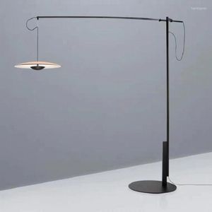Zemin lambaları tripod ahşap lamba ayakta duran tasarım modern şamdan ferforje