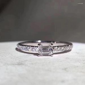 Anéis de casamento anel delicado para mulheres coreanas quadradas de moda de cristal de prata Acessórios de dedos de cor jóias 2022 Trend atacado