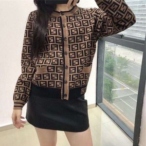 Itália Mulheres Designers Roupa Os suéteres de lã Translucência Sexy Borderyery Cardigan/Jumper Sweater feminino com o mesmo inverno de outono 12 FF Styles