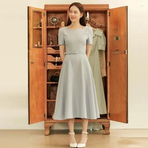 Повседневные платья суперкачественные корейская звезда и такая же 2022 летняя женщина с круглым рукавом с коротким рукавом с коротким рукавом.