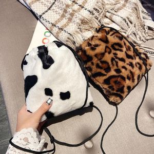 Kvällspåsar mode ko mjölk leopard tryckt plysch crossbody för kvinnor flicka dragsko axel hink mini små pengar påse