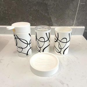 Set di accessori per il bagno in plastica 3 pezzi/4 pezzi accessori per il bagno stampa per bagno dispenser per sapone liquido porta spazzolino tazza per piatti