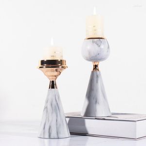 Candle Holders Nordic Minimalist Luxury Candlestick Modern Creative Iron Ornaments Metal Marble Stick Christmas Wedding Decoration C6H