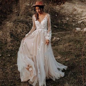 2023 Bir Çizgi Boho Gelinlik Gelin Gowns Vintage Champagne Uzun Kollu Dantel Aplikes Tül Ülke Plaj V Boyun Gelin Elbise Süpürme Tren