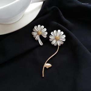 Orecchini per borchie BOHEMIA Asimmetria White Daisy Big Hyperbole Hyperbole Retro Geometric Foglie Flowers for Women Party Jewelry