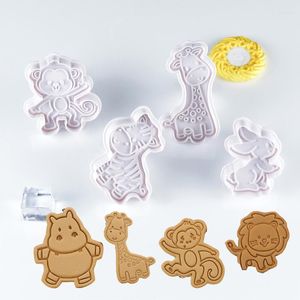 Backformen 4pcs Cartoon Tier Weihnachtskeksschneider Plastikmarkenstempel Keksform 3D -Kolben DIY Form