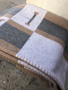 NEW Color Chrismas Gift H Gray Brown Blankets And Cushions Big Size 135&170cm TOP Quailty Letter Blankets GIRL 90%WOOL 10% cashmere Home Sofa Blanket