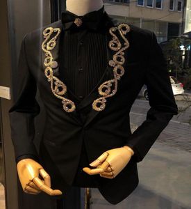 2021 Zwarte heren Pakken Italiaanse ontwerper Man Bruidegom Tuxedos Kostuum podiumpak Wedding Suits voor MEN5729387
