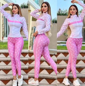 23SS News Women 's Tracksuits 캐주얼 패션 럭셔리 정장 2 조각 세트 디자이너 트랙 슈트 J2692