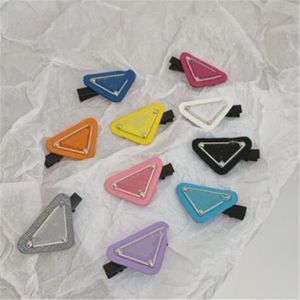 Triangel Hair Clips Designer Stamp Women Girl Letter Barrettes Bang Clip Fashion Kids Accessori per capelli per regalo