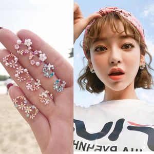Stud Earrings 2022 Trend Creatieve kristalbloem voor vrouwen schattige persoonlijkheid Cirkel Kawaii Girl Party Fashion Jewelry