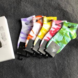 Belas meias masculinas designers overs por atacado de algodão puro 36-45 meias de tamanho 10 cores esportes melhores meias de design sockings womans