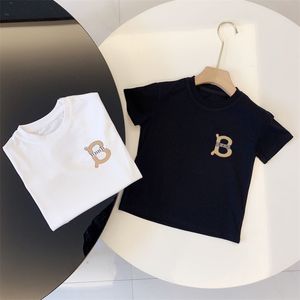 Tees barn kort ärm designer baby topps lyx skjortor för pojkar och flickor modebrev tryckta kläder