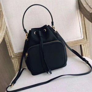 DrawString Pouch Designer DrawString Bag Waterproof Canvas Bucket Lady Messenger Bag Telefonv￤ska Fashion Satchel Chain Shoulder BA268Z