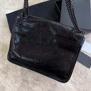 7A Kvalitetsdesignväskor Luxury Womens Handväskor Mjuk läder Stor axelhandväska Kvinnor kalvskinnväska Crossbody Chain Påsar