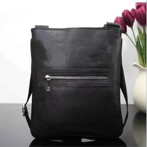 Mens Messenger Bags Portfölj bröstpaket Vintage PU Women Leather Shoulder Crossbody Bags Designer Unisex Casual Bags1881