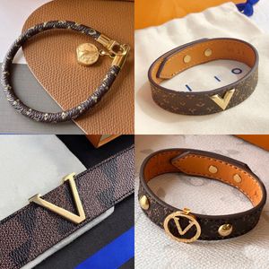 Designers Herrkvinnor armband Bangle Luxury Designer smycken faux läder 18k guldpläterad rostfritt stål armband kvinnliga bröllopspresent