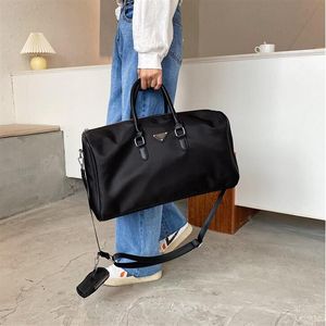 Whole Luxury Designer Brand Duffel Bag 2021 Latest Fashion Classic Men Women High Capacity Outdoor Sports Nylon Travel Boardin265g
