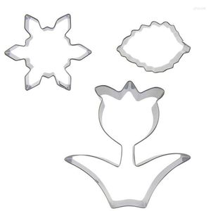Baking Moulds Snowflakes Fallen Leaves Roses Shape 3 Pieces Biscuit Cutting Molds Tools Cake Decorating Soft Candy Tools.