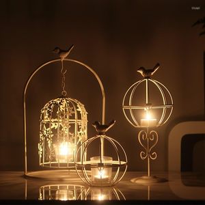 Portacandele Light Luxury Iron Cage Candeliere Decorazioni per le vacanze di nozze Decorazione per la casa Romantica cena a lume di candela Puntelli all'ingrosso