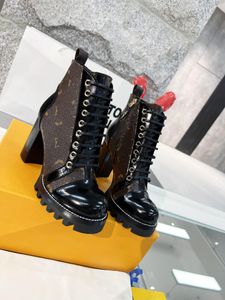 Luxuriöse Star Trail-Stiefelette für Damen, Designer-Knöchelstiefel mit klobigem Absatz, Luxus-Designer-Schnürstiefel, Martin-Stiefel, modische Winter-Sneaker für Damen