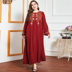 民族服イスラム教徒の長いイスラムファッション秋の女性の刺繍長袖の大きな赤いドレスアバヤモロッコスカート