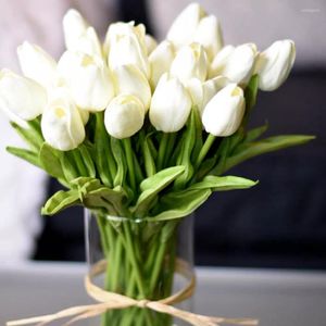 Flores decorativas 10pcs tulipa flor artificial branco pu verdade toque para decoração em casa tulipas falsas tulipas látex buquê de casamento decoração de jardim