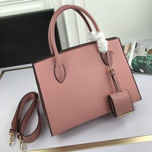 Luxurys designers handbags handbag fashion shoulders bags leather material shoulder bag messenger sack business style design 66158326S