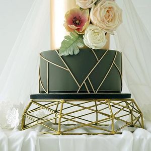 Suprimentos festivos de forma geométrica bandejas de ferramentas de cupcakes de ouro/prata vintage para sobremesa Hollow Out Table Decorating Basket Bolo Stands