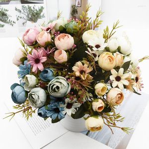 Flores decorativas 6 Buquet Artificial Flower Daisy Tea Bud Bud Fake Christmas Home Casamento