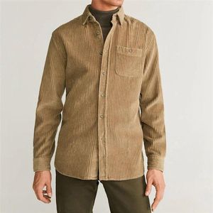 Camisas casuais masculinas Corduroy Button Solid Color Button Logo Sleeved Camisa de bolso top