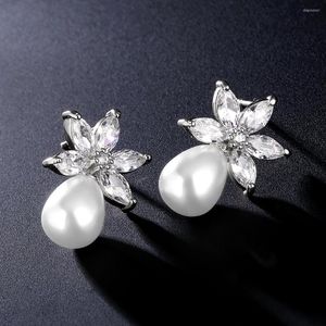 Kolczyki na stadnina Uilz Kolor Białego złota Plane sześcienne Crystal CZ i liść perłowy dla kobiet lub biżuterii ślubnej