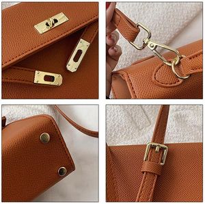 5123 Women Luxurys Designers Facs حقائب اليد Crossbody Womens محافظ على الكتف تسجيلات التسوق Bag277a