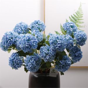 Flores decorativas de uma sala de estar de bola de neve de 6 cabeças de 6 cabeças Mini-hortênsia Guia de rodovias de casamento Flor de seda de seda