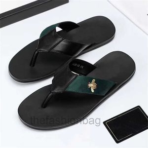LuxurySlippers Модные черные сандалии из мягкой кожи Мюли Bees Summers Slide Slippery Flat Chain Wide T-bar Casual Beach Slips