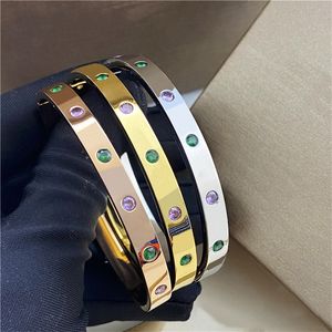 Titanium Steel Bangles Tasarımcı Bilezik Cazibesi Lüks Takı Basit Punk Aksesuarları Çift Jewellry Moda Bangle Kadınlar Toptan Mücevherat