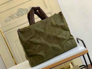 ONTHEGO GM Winter Tote Bag Designer monogrammi ricamati Borse imbottite in nylon Borsa a tracolla Luxury Puffy Top Maniglie Borse M21053 Fashion Carryall