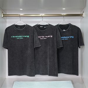 メンズカジュアルプリントクリエイティブTシャツソリッド通気性Tシャツスリムフィットクルーネック半袖男性ティーブラックホワイトメンズTシャツ237W