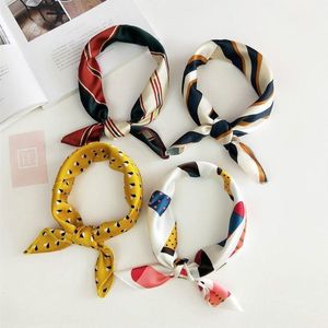 Fyrkantig halsduk Artifical Party Silk Satin Head Neck Scarves Women Hair Tie Band Kvinnor Wrap Handduk Bandana Accessories Partihandel