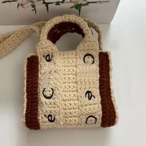 Dokuma Woody Mini Tote Alışveriş Çantası Kadın Çapraz Boşluklar Kazak Malzeme Çıkarılabilir kayış moda harfleri kış kurucusu çanta çanta