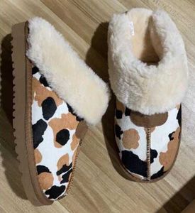 Klassisk plattform australiensisk tofflor Designer Australian sandaler Slides Fluffy Mule Tjockbottnad äkta läderpälsstövlar Flip Flops för kvinnor Tofflor