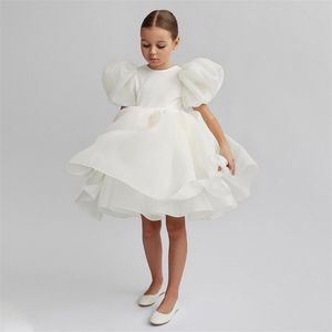 Flickans klänningar Baby Girl Flower Dress Barn BridEMaid Wedding For Children White Ball Gowns Girl Boutique Party Wear Elegant Frocks 221101