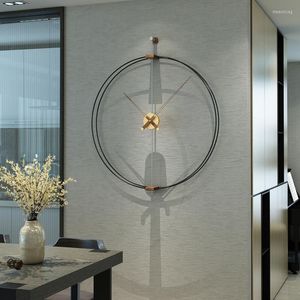 壁時計クラシックモダンデザインウォッチサイレントウッドスタイリッシュな時計の寝室ミニマリストサーチホームデコレーションアイテム